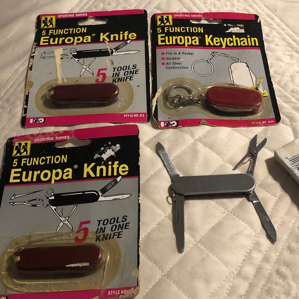 Europa 5-Function Pocket Knife - Red